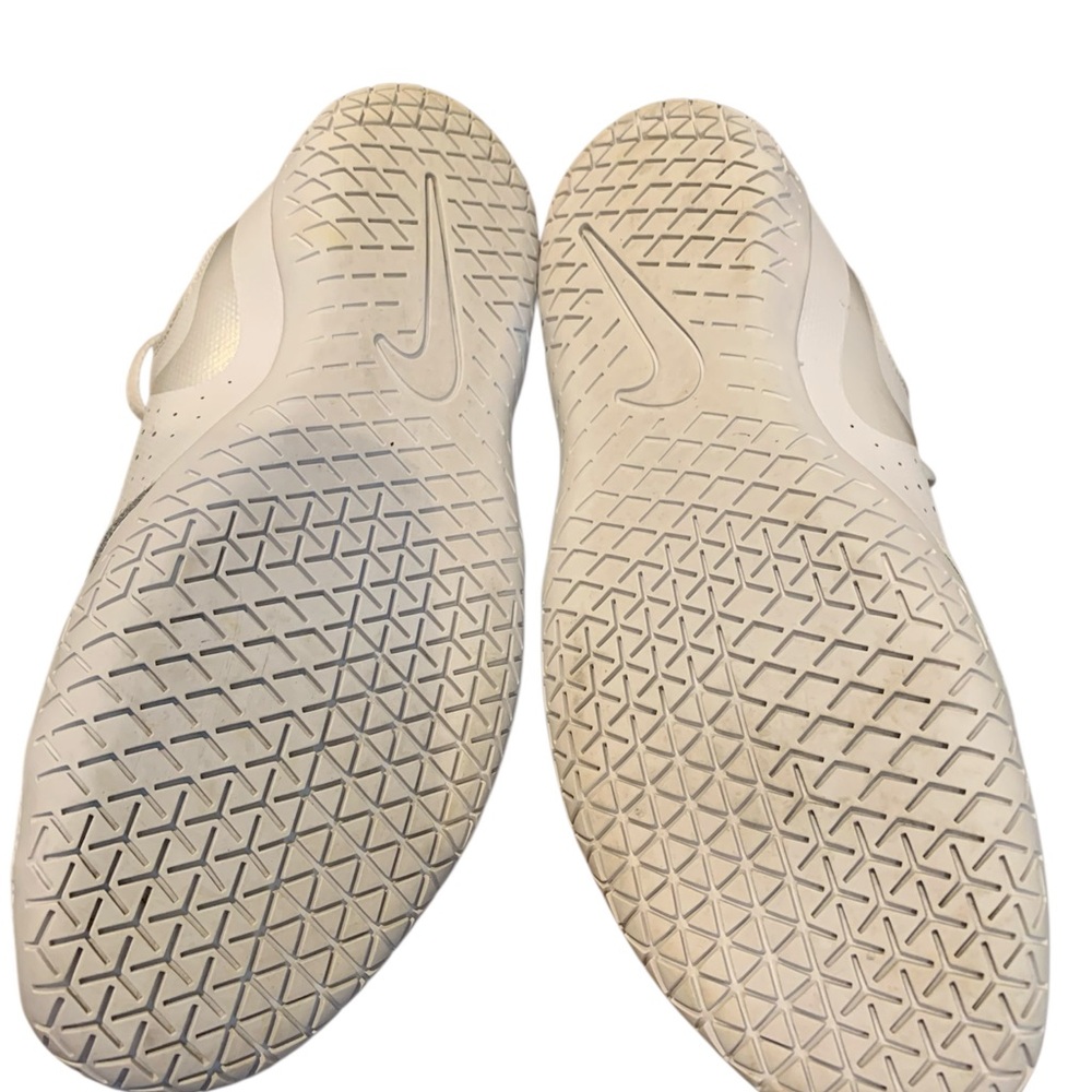 Women’s Nike Cheer Sideline IV White Shoes - Picture 9 of 13